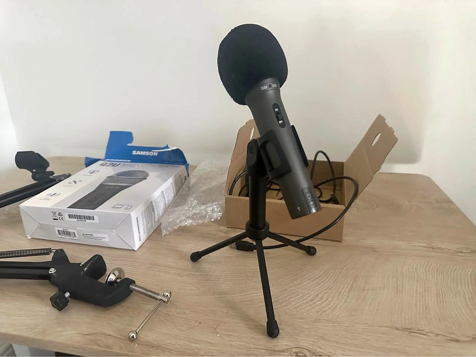 Samson Q2U with Boom Arm