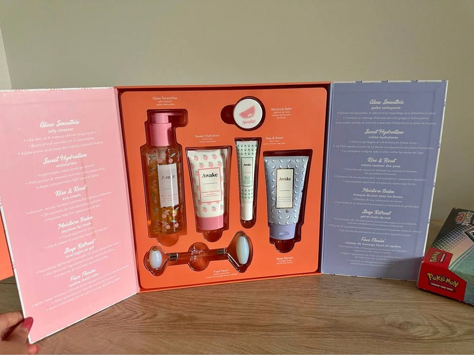 Awake Beauty Glow Smoothie Skincare Gift Set