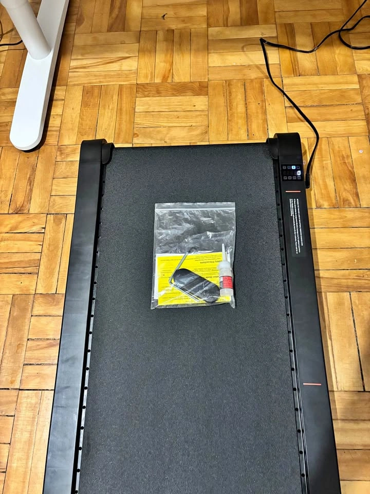 New - 4 in 1 Treadmill, Walking Vibration Pad