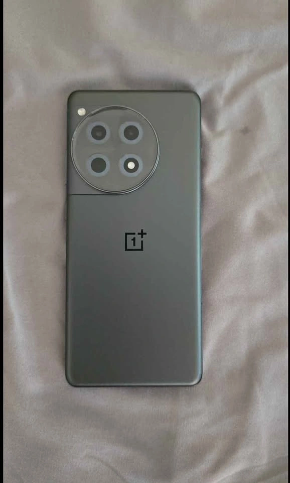 OnePlus 12R 128GB with 100W Charger, Case, and Accessories - photo 3