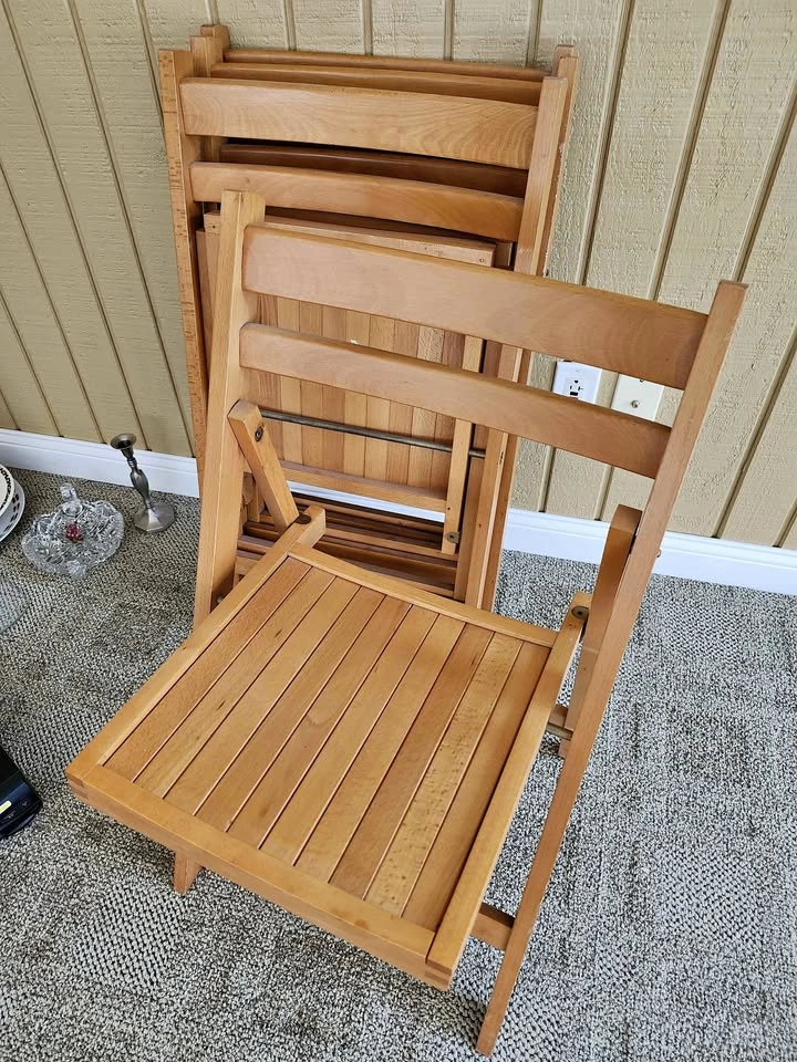 Wood Folding Chairs