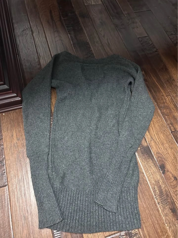 Vintage Hollister V-neck Sweater - photo 2