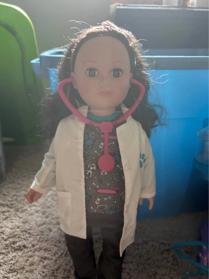 Our Generation Doll and Healthy Paws Vet Clinic Set - photo 2