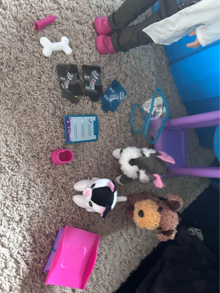 Our Generation Doll and Healthy Paws Vet Clinic Set - photo 3