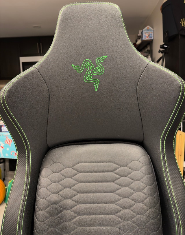 Razer Iskur Gaming Chair - photo 2