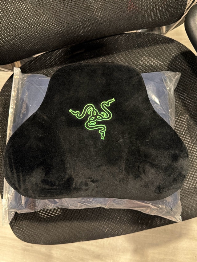 Razer Iskur Gaming Chair - photo 3