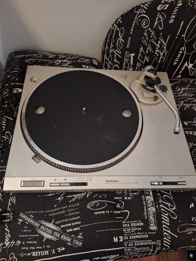 Technics SL-D202 Direct Drive Turntable For Parts Or Repair