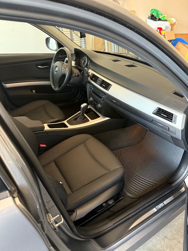 BMW 323i - sport package - photo 5