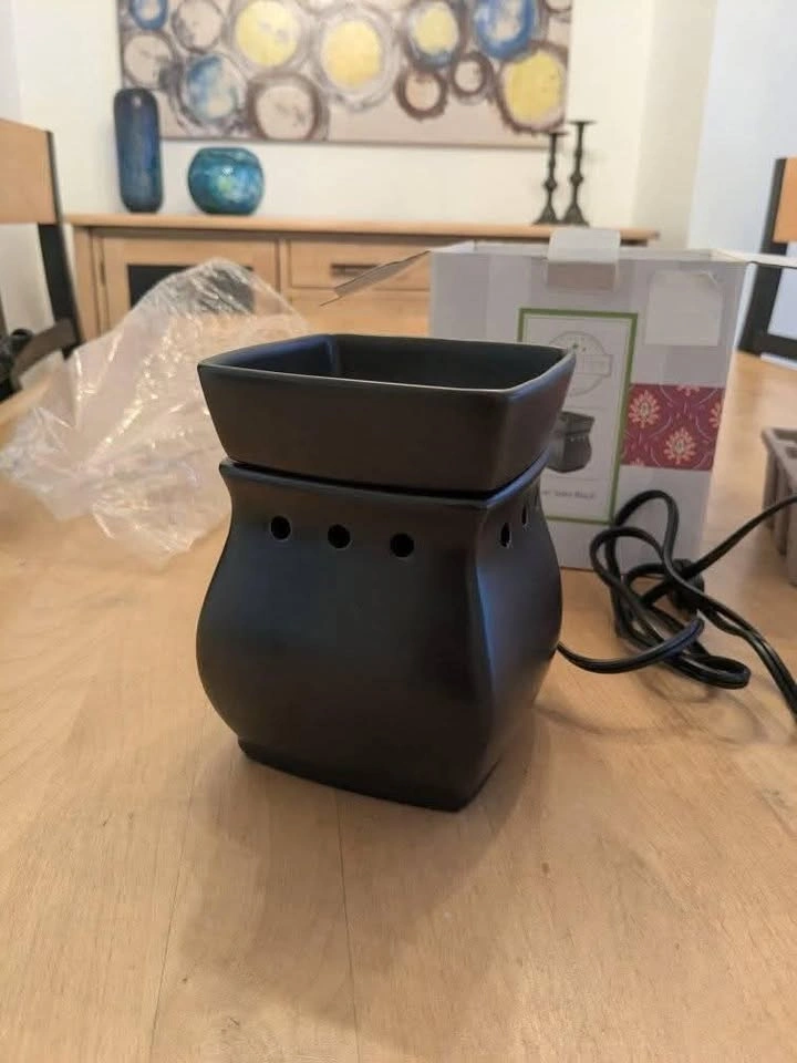 Scentsy Wax Warmer - photo 2