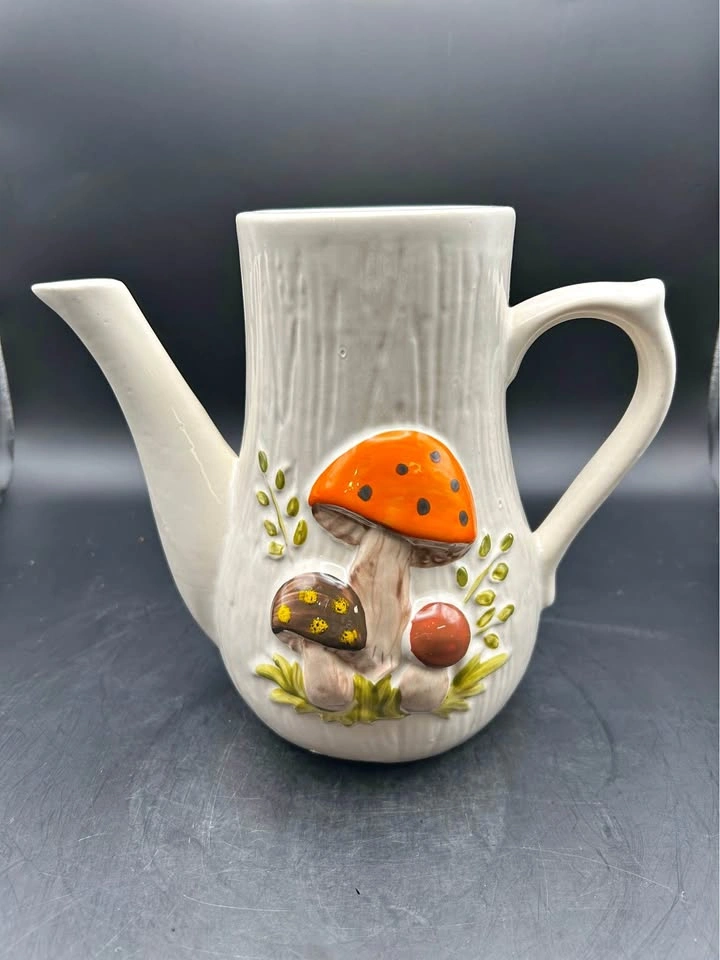 Merry Mushroom Teapot w/o Lid—Laurentian