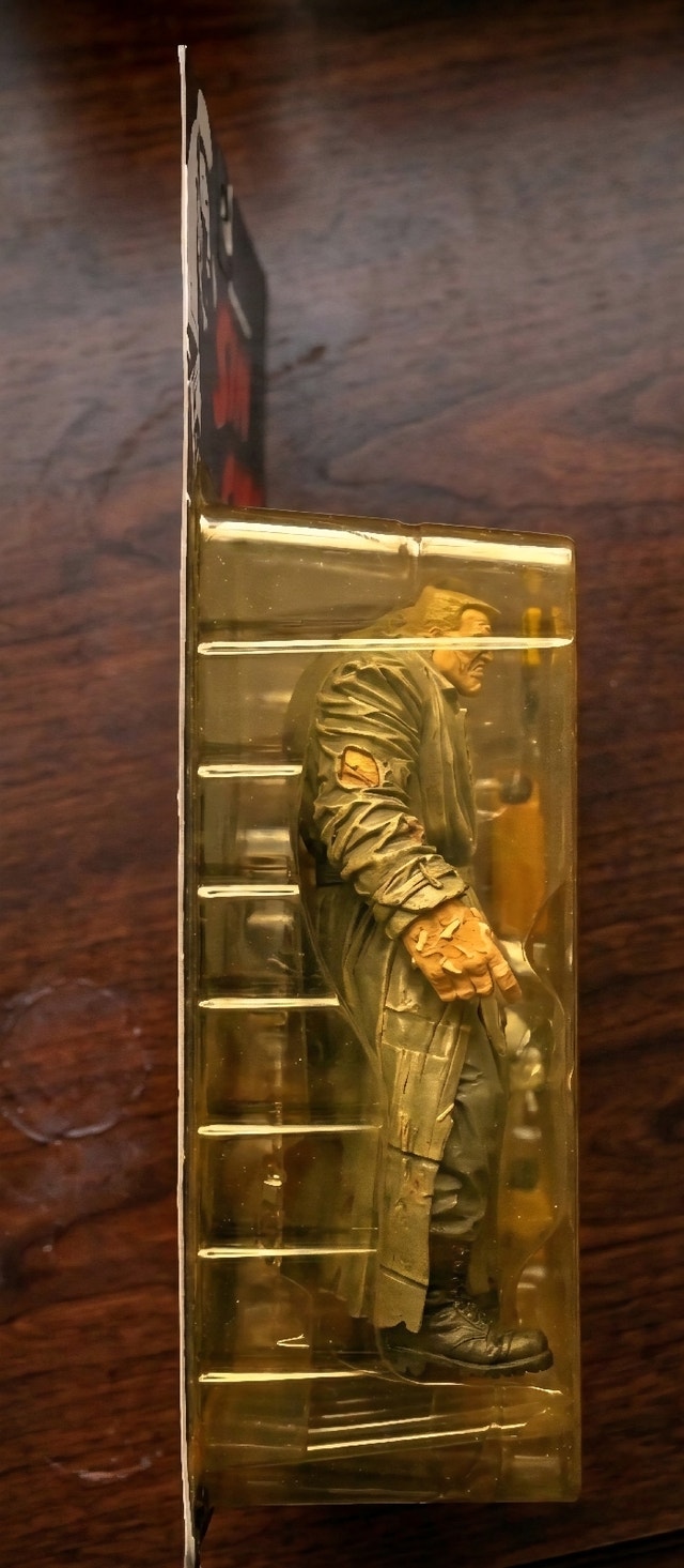 McFarlane Sin City Marv 1999 Sealed - photo 3
