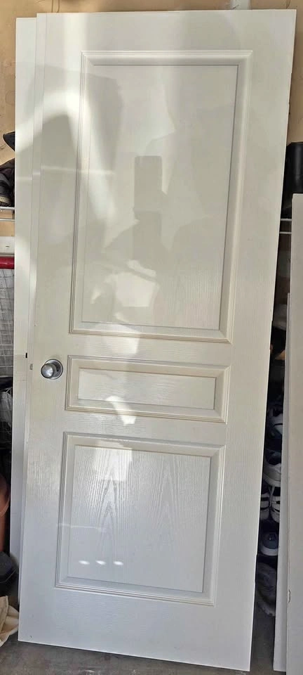 White 3-Panel Interior Door with Hardware
