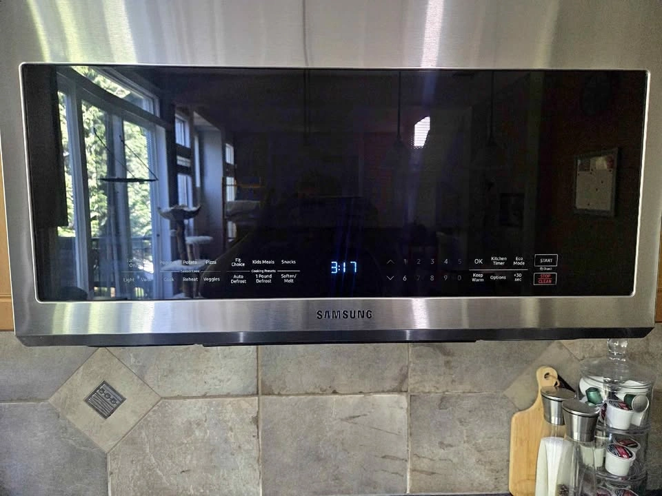 Samsung 2.1 cu. ft. Over-the-Range Microwave (Stainless Steel)