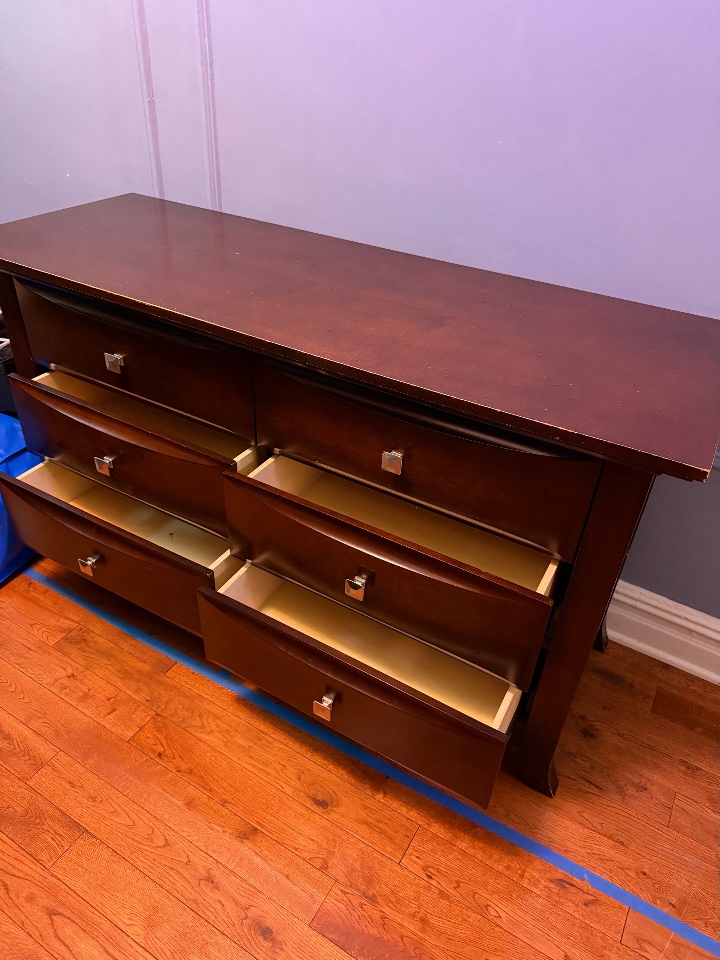 Bonavita Solid Wood 6-Drawer Dresser – Excellent Condition