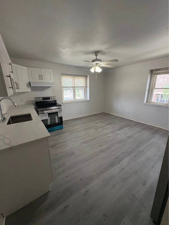 BRAND NEW 2-BEDROOM UPPER UNIT FOR RENT – 399 Joffre Pl - photo 2