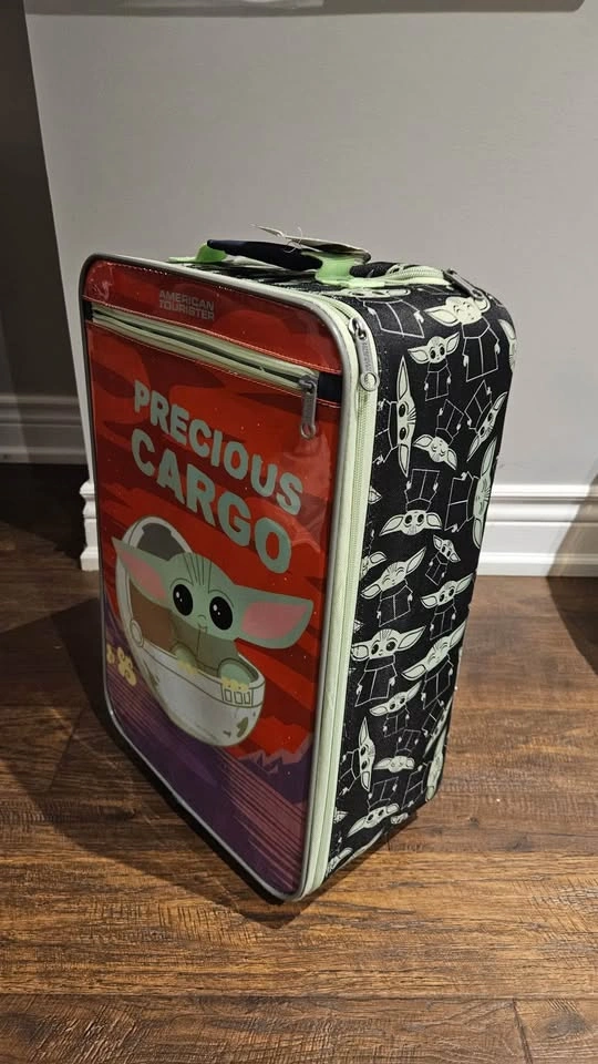 Star Wars Yoda American Tourister Luggage - Like New - photo 2