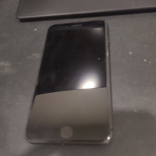 Apple iPhone 8 - 64 GB - black (locked or not working) - photo 5