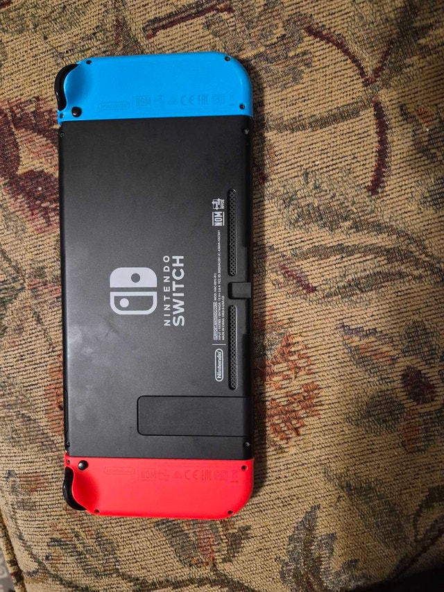 Nintendo Switch - photo 2
