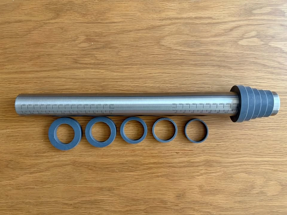 Adjustable rolling pin
