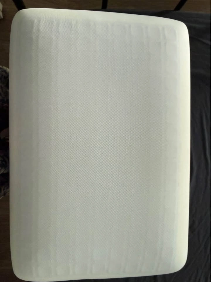 Sleep Country Cooling Gel Memory Foam Pillows - Set of 2 - photo 3