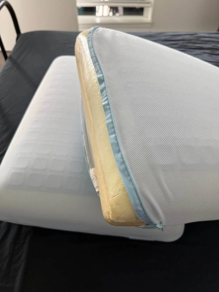 Sleep Country Cooling Gel Memory Foam Pillows - Set of 2 - photo 5