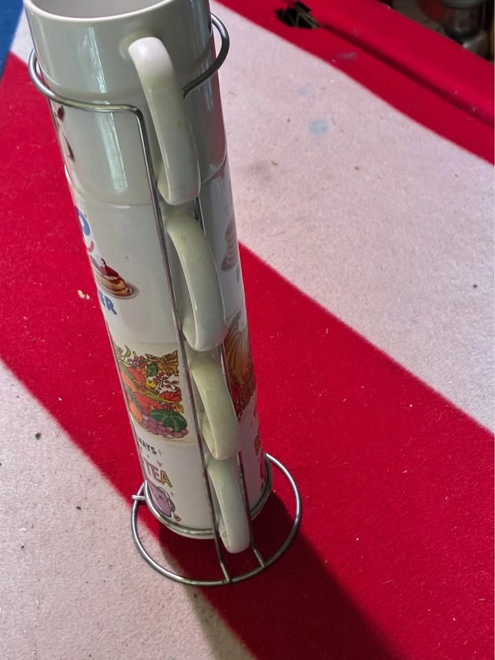 Cup holder rack with four cups - photo 2