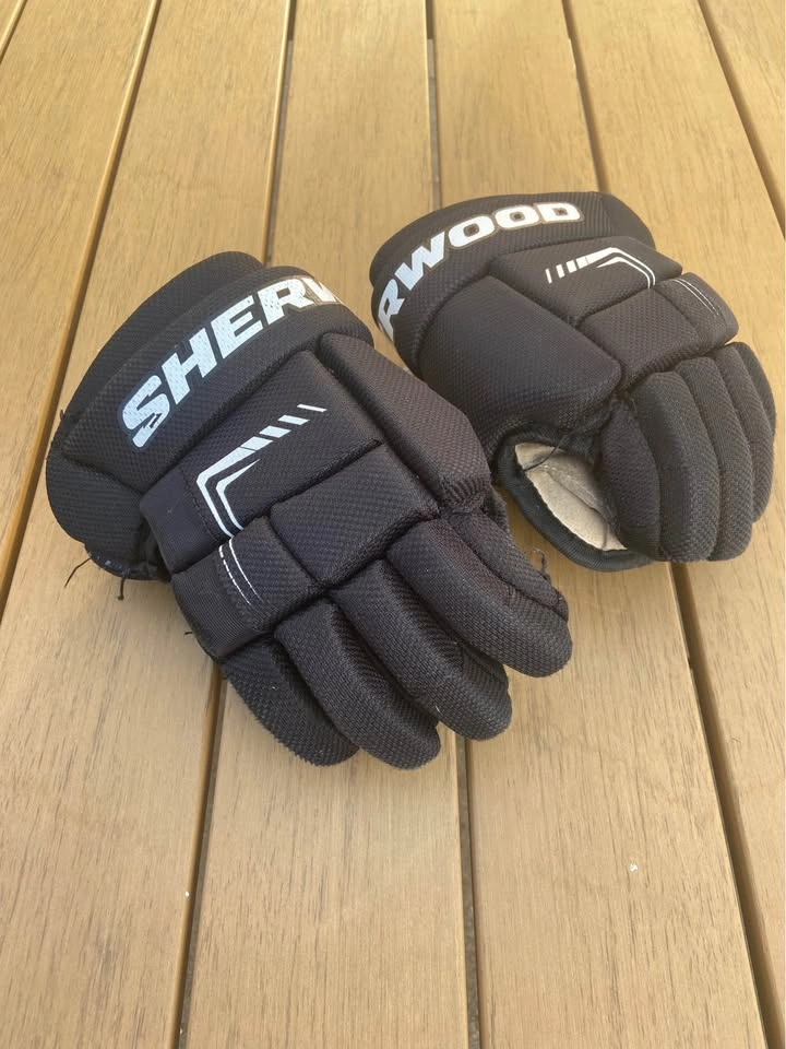 Sherwood JR Hockey Gloves 10’’ - photo 5