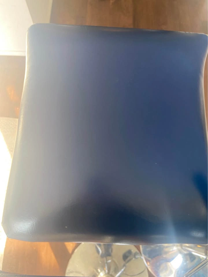 Bar stools/chairs - photo 3