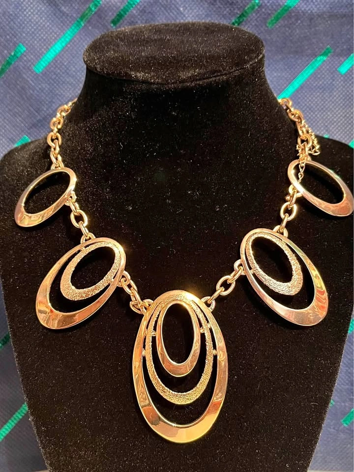 Gold tone necklace