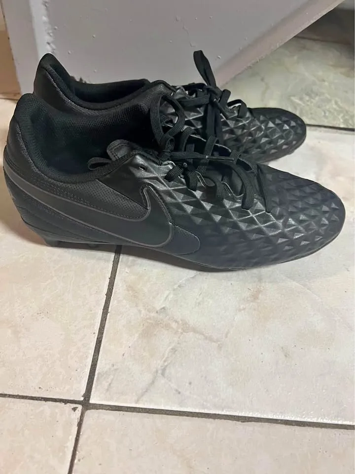 Nike Tiempo Soccer Cleats 7.5