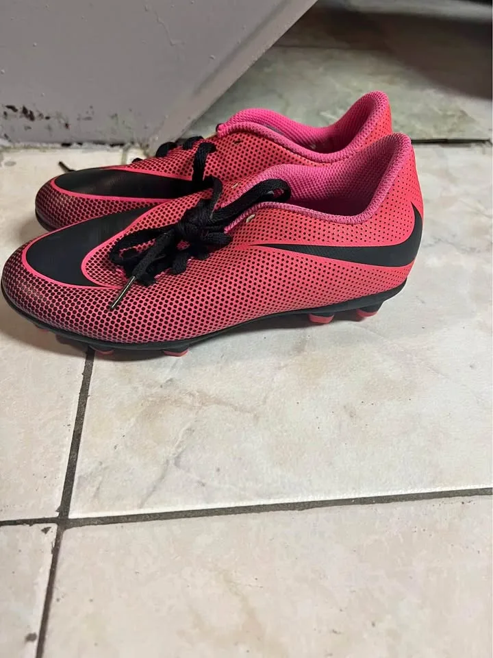 Size 1 soccer cleats Nike pink