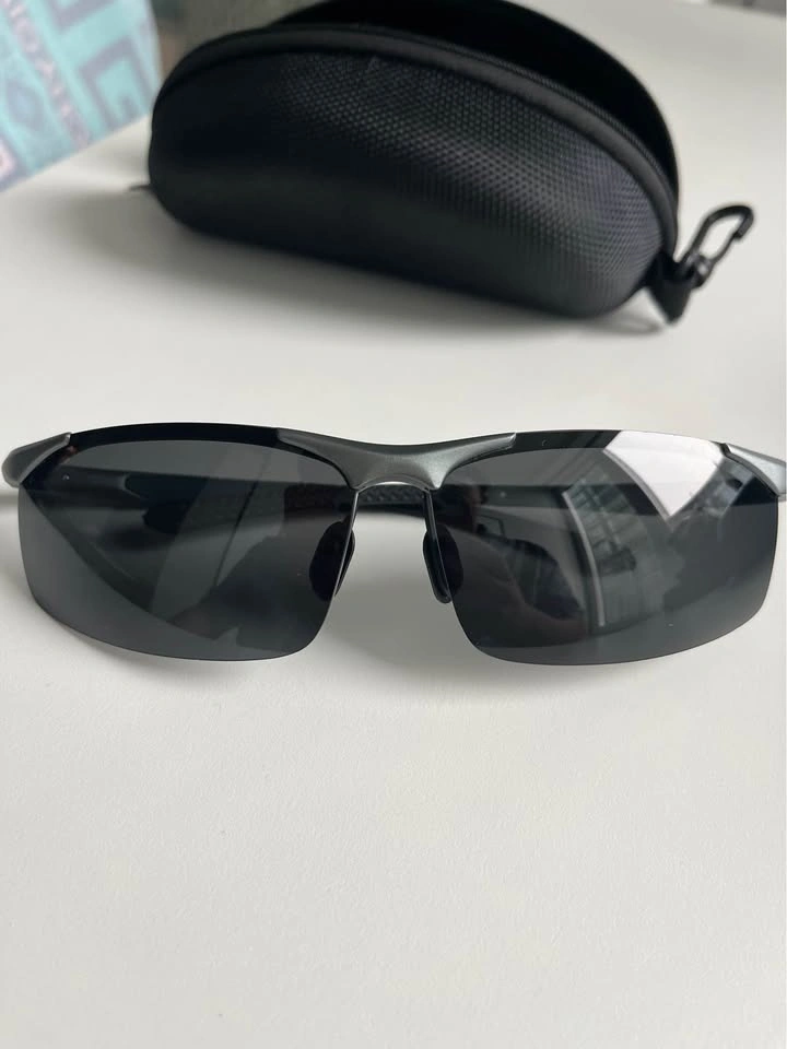 Black Polarized Sunglasses w/ Case - Barely Used - photo 3