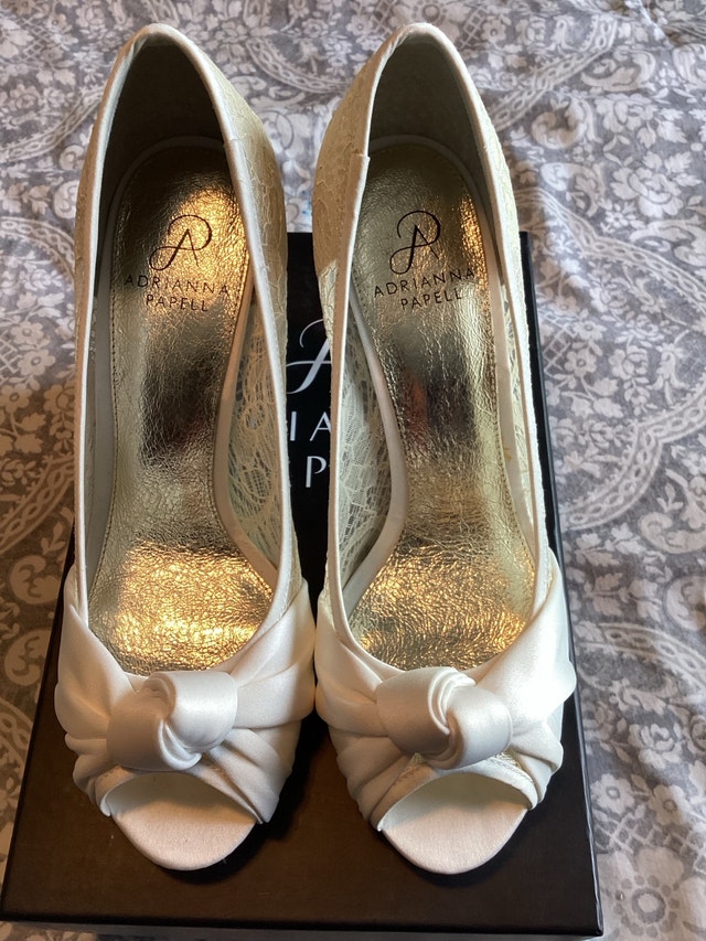 Adrianna Papell Francesca Ivory Satin Heels - photo 2