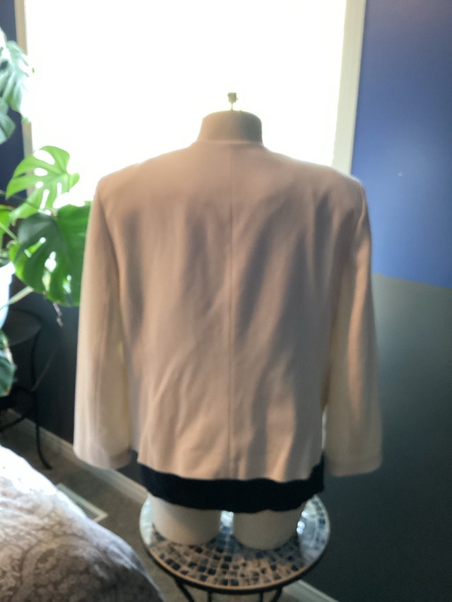 Ann Taylor Blazer - photo 3