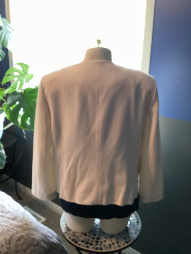 Ann Taylor Blazer - photo 4