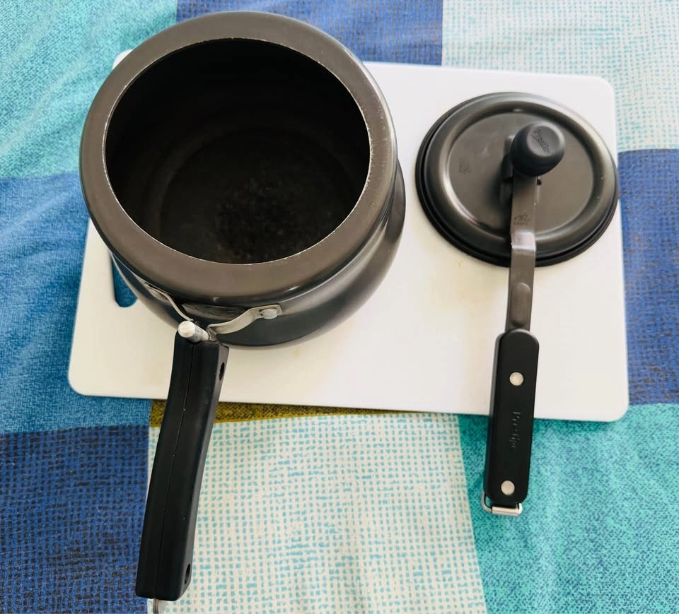 Prestige Pressure Cooker- induction Friendly - photo 2