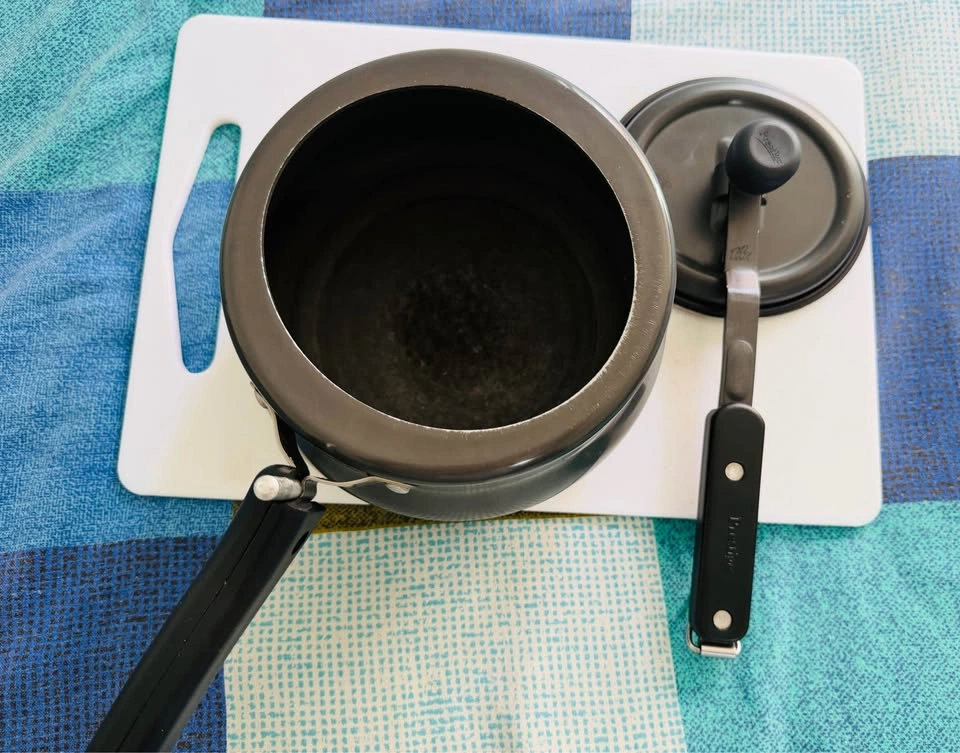 Prestige Pressure Cooker- induction Friendly - photo 3