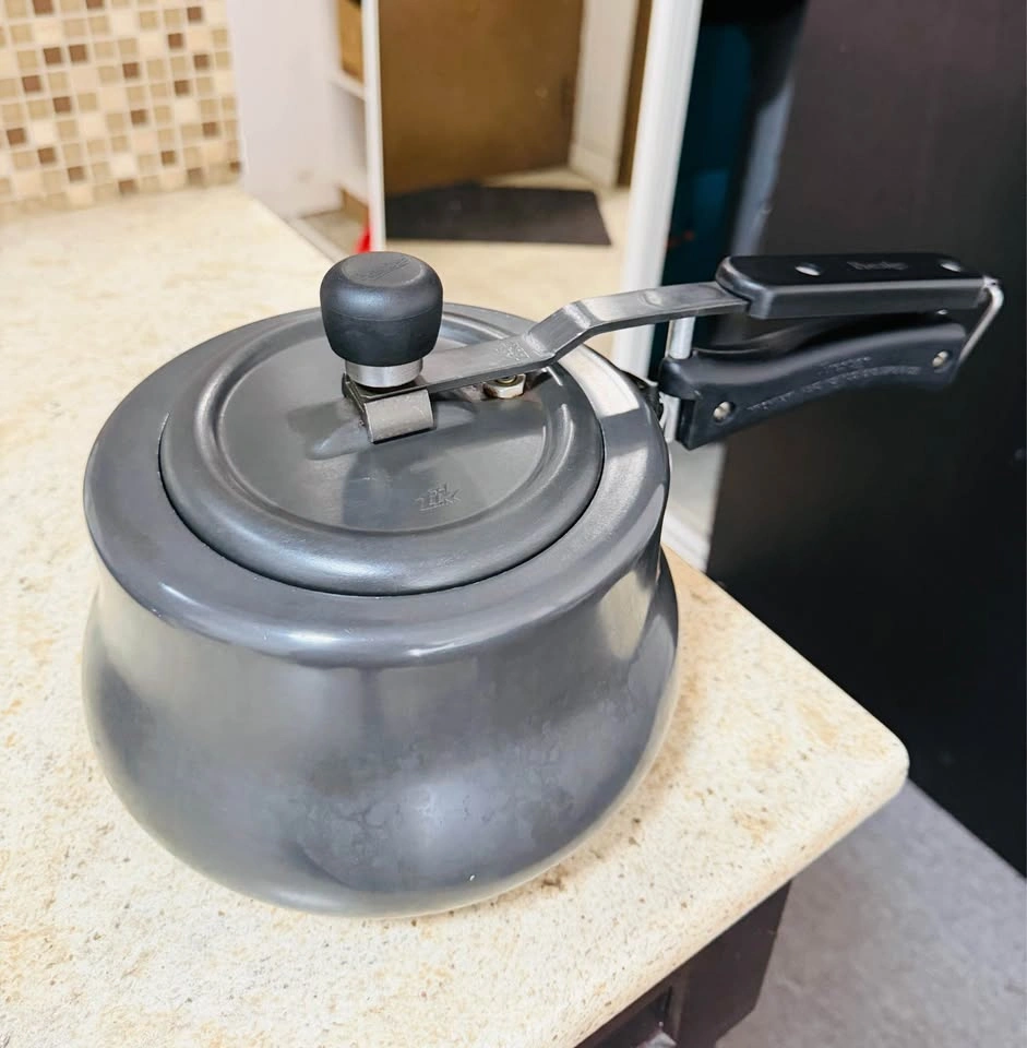 Prestige Pressure Cooker- induction Friendly - photo 4