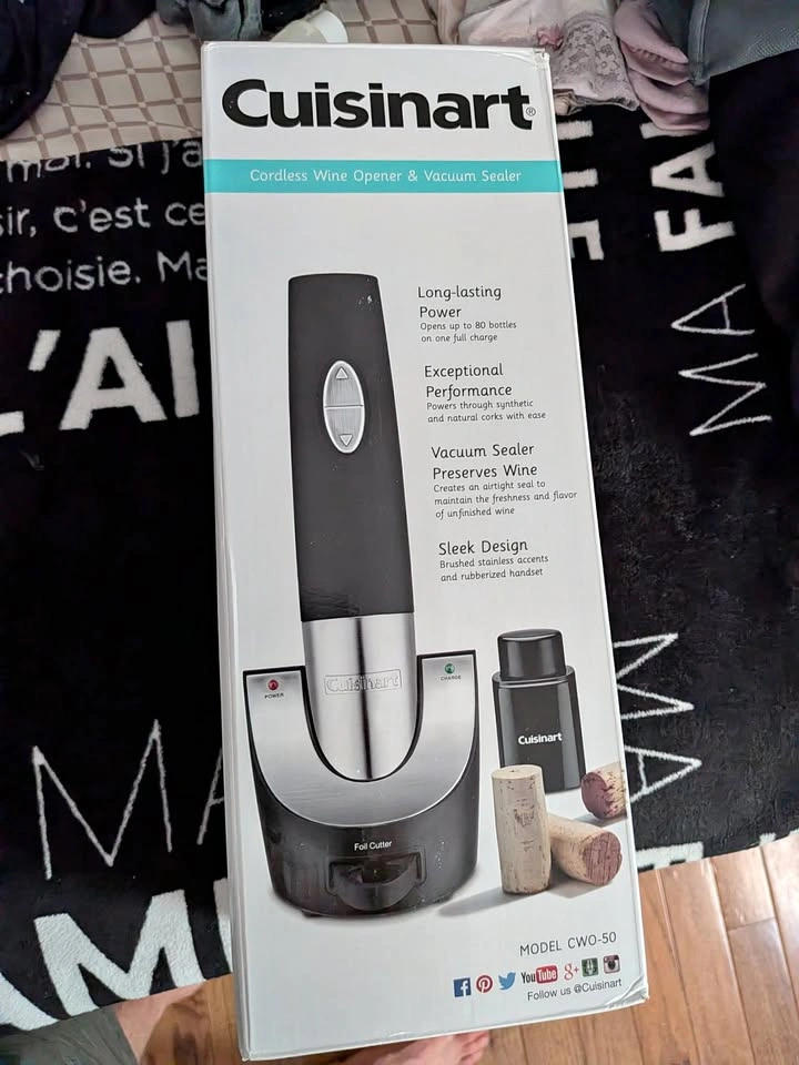 Cuisinart CWO-50 cordless wine opener