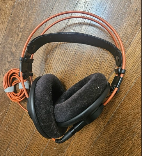 AKG Headphones - photo 2