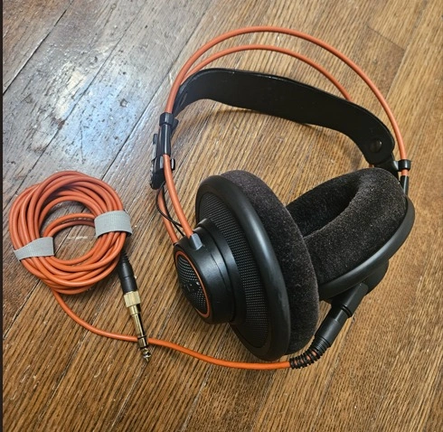 AKG Headphones - photo 3
