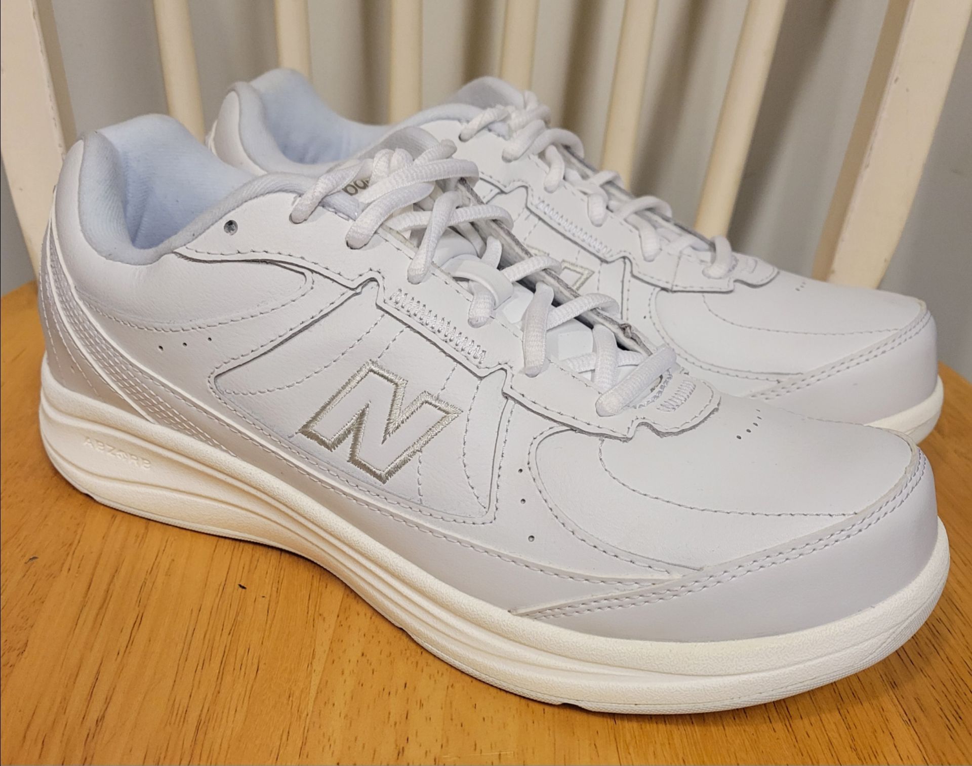 New Balance 577V1 Mens White Walking Shoes Size 8.5 D