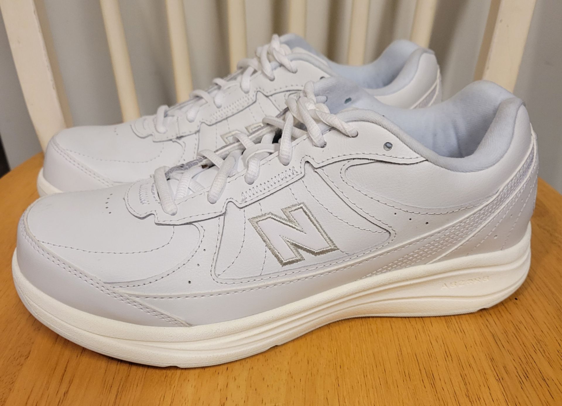 New Balance 577V1 Mens White Walking Shoes Size 8.5 D - photo 2