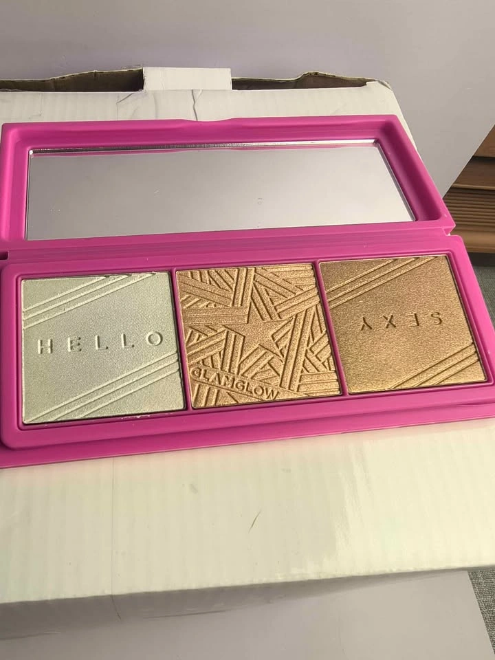 GLAMGLOW Glowpowder Hyaluronic Acid Glow Highlighter Palette - photo 4