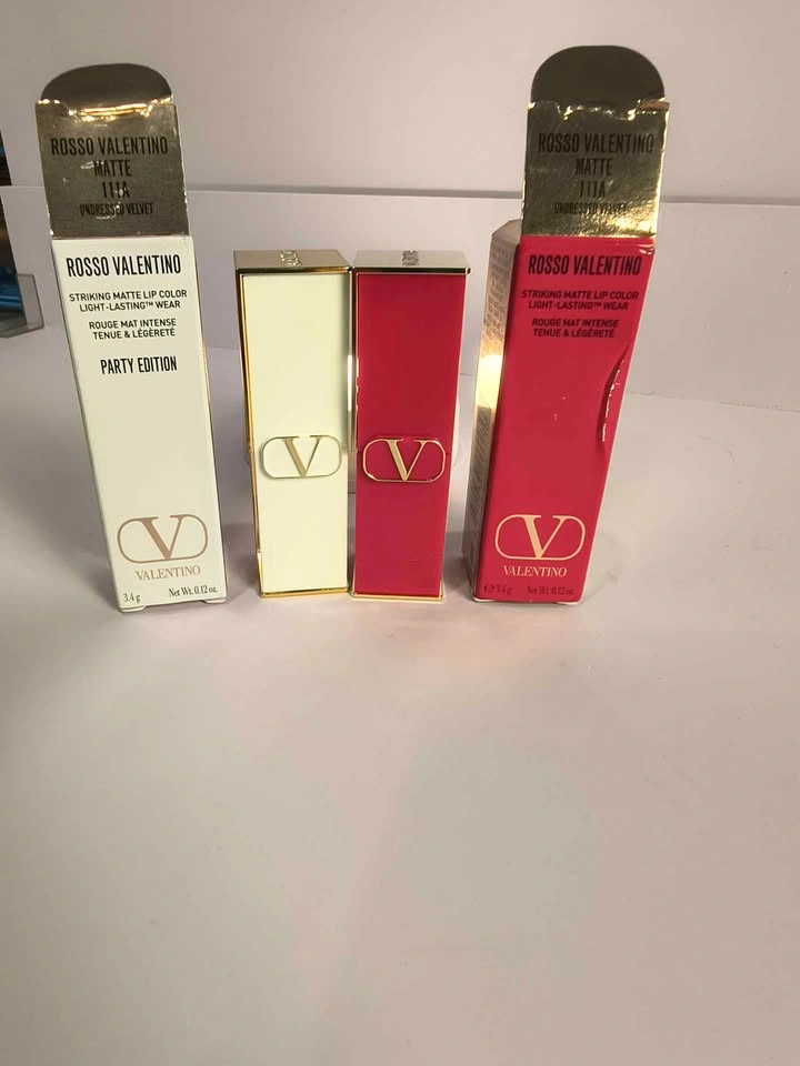 Valentino Rosso Striking Matte Lip Color Lipstick - 111A Undress - photo 2