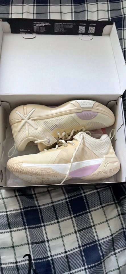Light Beige Way of Wade Basketball Shoes Size 9
