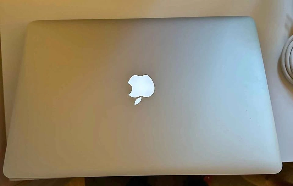 Apple MacBook Pro 15" Retina (2015) i7 16GB RAM 512GB SSD