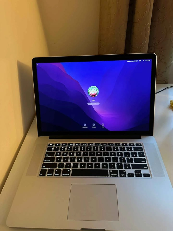 Apple MacBook Pro 15" Retina (2015) i7 16GB RAM 512GB SSD - photo 2