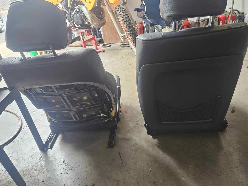 99-05 BMW 3-series sedan/wagon front sport seats - photo 2