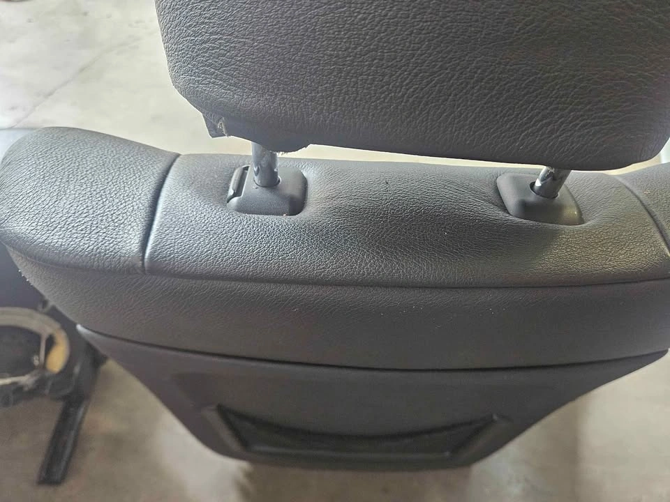 99-05 BMW 3-series sedan/wagon front sport seats - photo 4